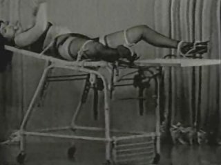 Betty trang escapes từ bondage vid