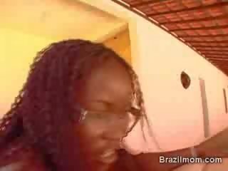 Βραζιλιάνικο μαμά πιπιλίζουν και γαμώ