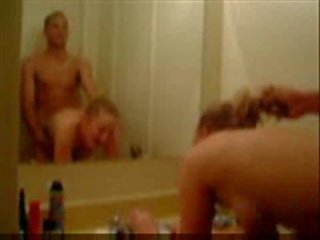 Koledža pāris vannas istaba porno