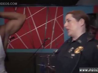 Lesbiană politie ofițer și angell veri politie in gasca brut vid