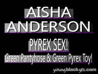 성욕을 자극하는 비탄 검정 젊은 여자 aisha 앤더슨